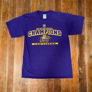 Vintage LSU Tigers 2003 Football National Champions T-Shirt